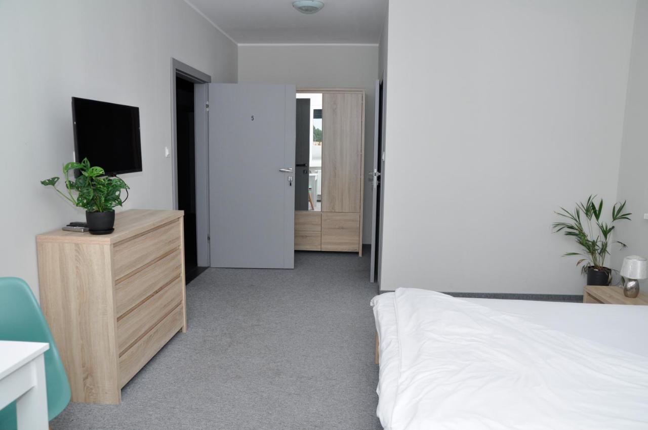 Pokoje, Apartamenty, Restauracja Marcus Oborniki Exteriör bild