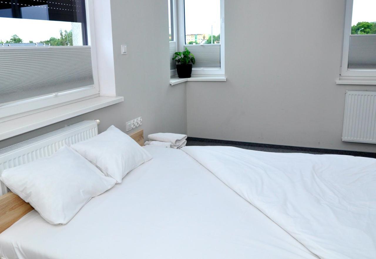 Pokoje, Apartamenty, Restauracja Marcus Oborniki Exteriör bild
