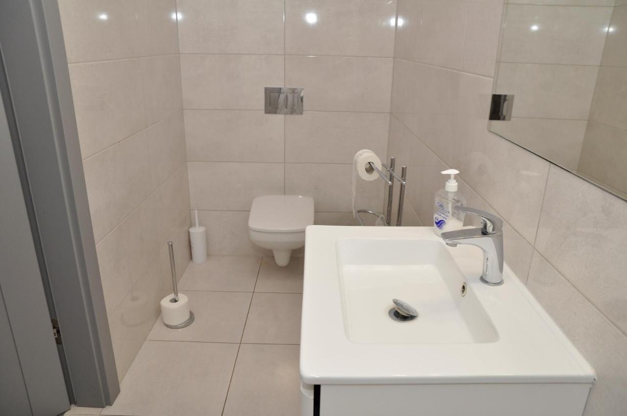 Pokoje, Apartamenty, Restauracja Marcus Oborniki Exteriör bild